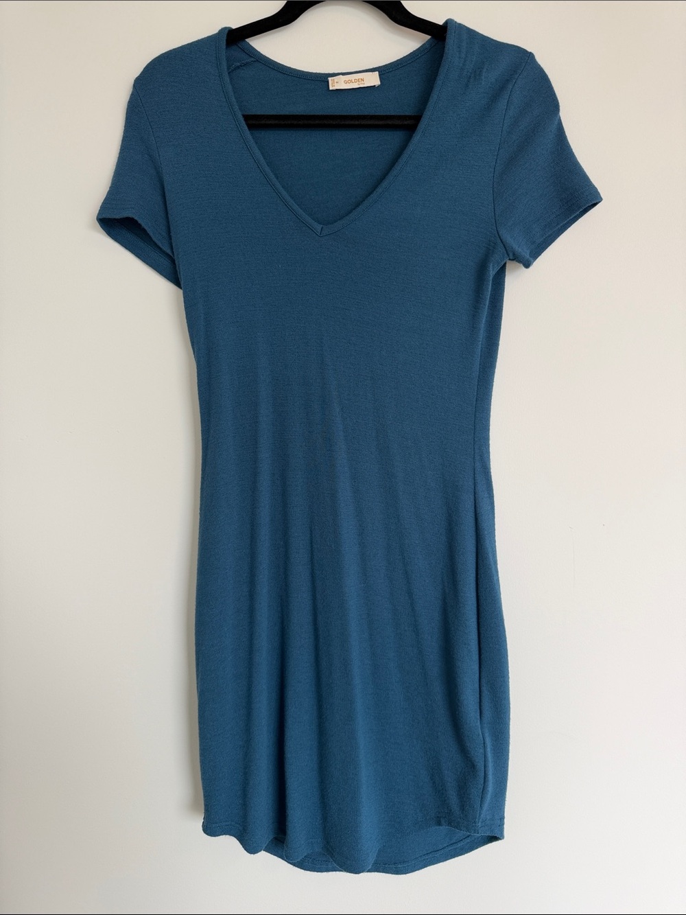 Aritzia Golden by TNA V Neck T-Shirt Dress